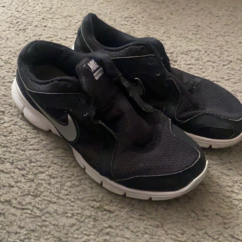 Nike flex shoes